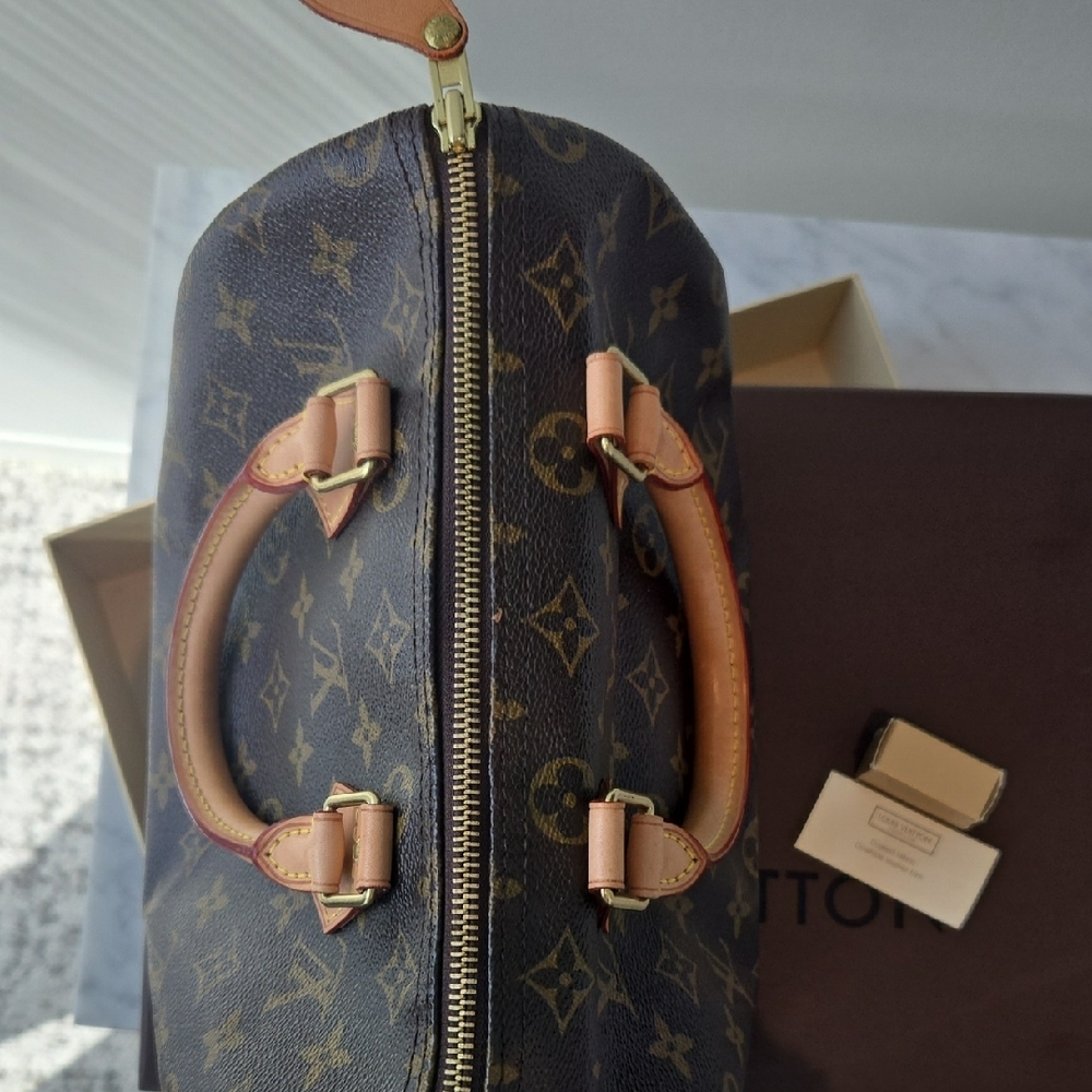 Louis Vuitton Speedy 25 with keys, box & dust bag.  Excellent Condition! - Picture 7 of 16